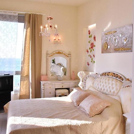 Sea View Beachfront Villa Maria Гуве Экстерьер фото