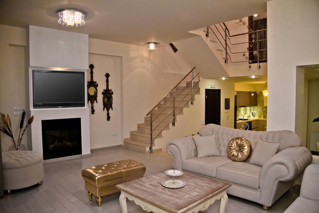 Sea View Beachfront Villa Maria Гуве Экстерьер фото