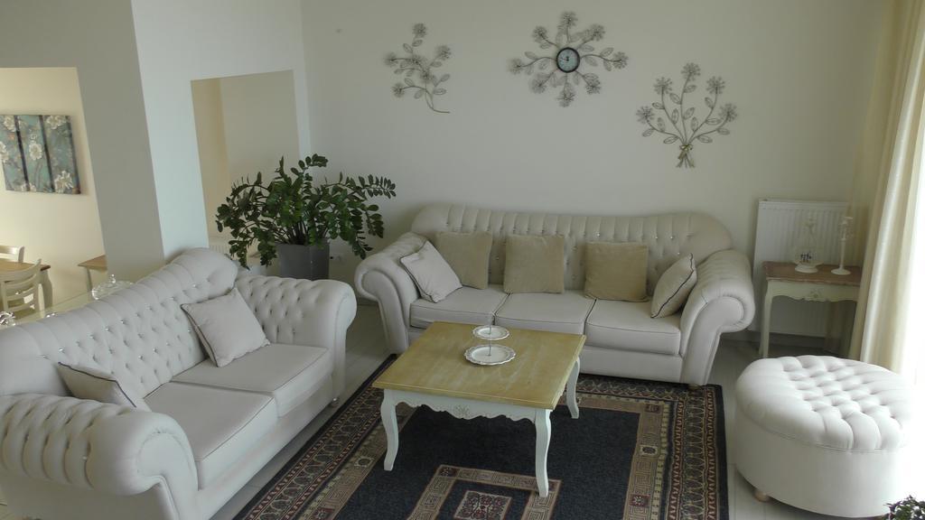 Sea View Beachfront Villa Maria Гуве Экстерьер фото