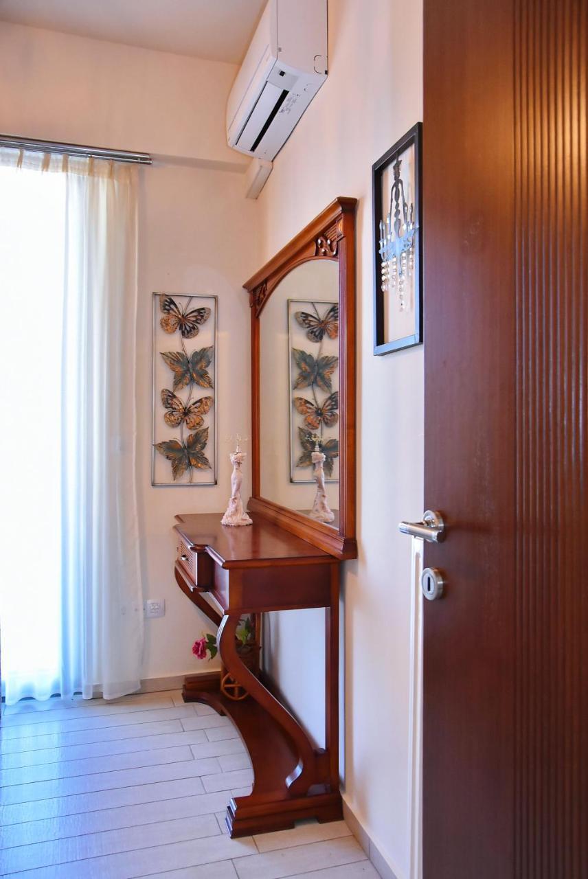 Sea View Beachfront Villa Maria Гуве Экстерьер фото