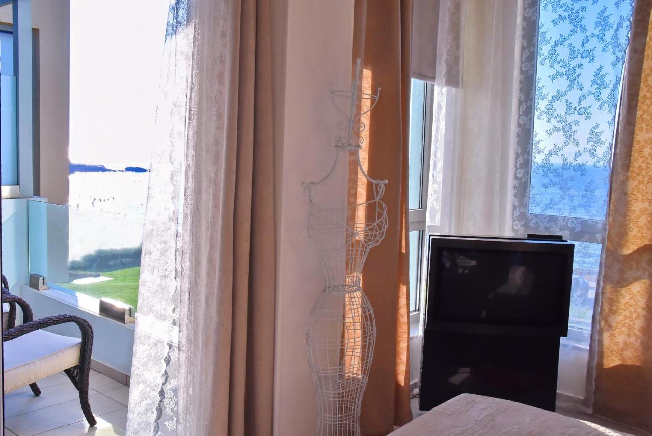 Sea View Beachfront Villa Maria Гуве Экстерьер фото