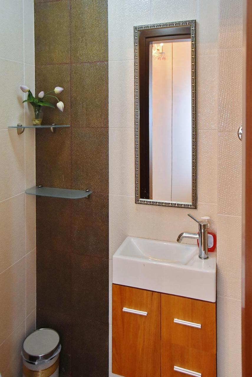 Sea View Beachfront Villa Maria Гуве Экстерьер фото